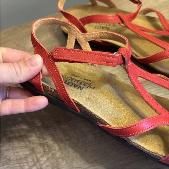 Naot Dorith Strappy Sandal Red Size 8 Women’s - Picture 9 of 10